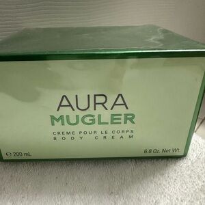 Mugler Aura Green Fragrance Box